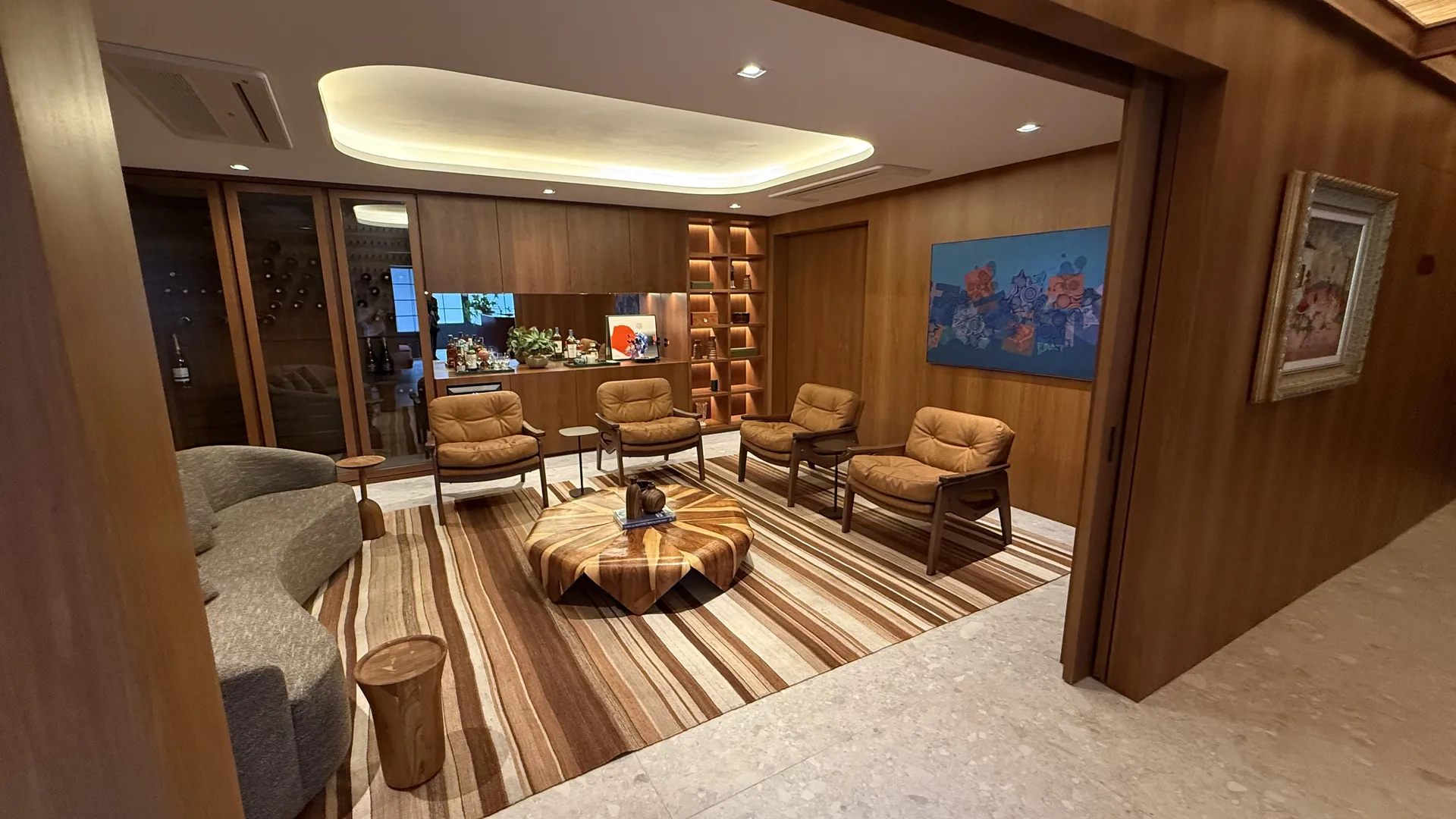 Área social panorâmica da Casa Morumbi, projeto de Denise Kaupert